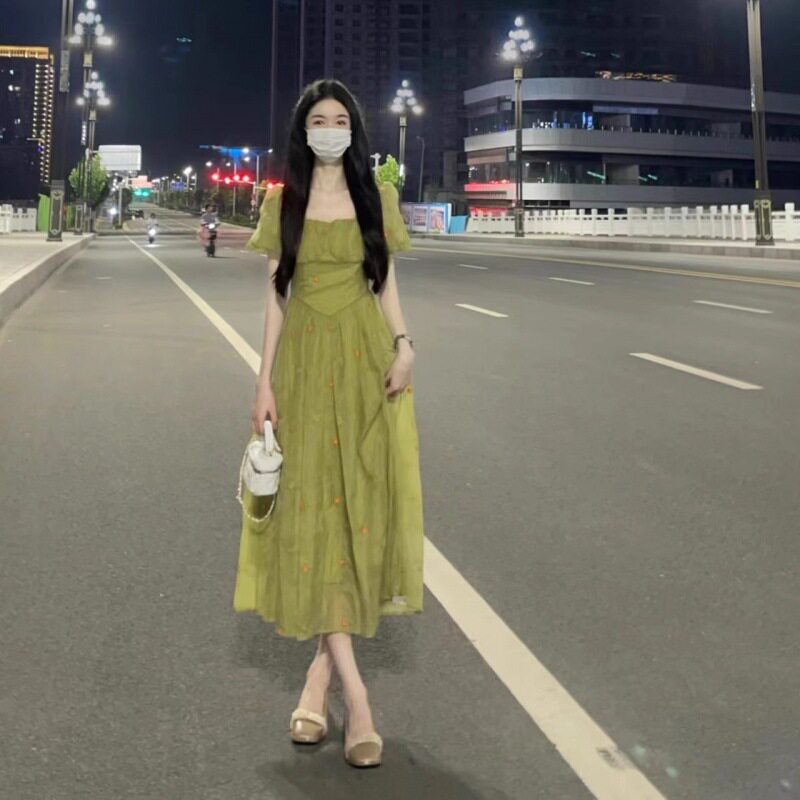 2024夏季法式高级感连衣裙女收腰及踝复古设计感方领裙子碎花长裙图片