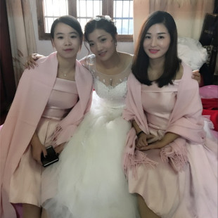 结婚红色伴娘披肩姐妹团礼服围巾两用秋冬季厚保暖百搭配粉色豆沙
