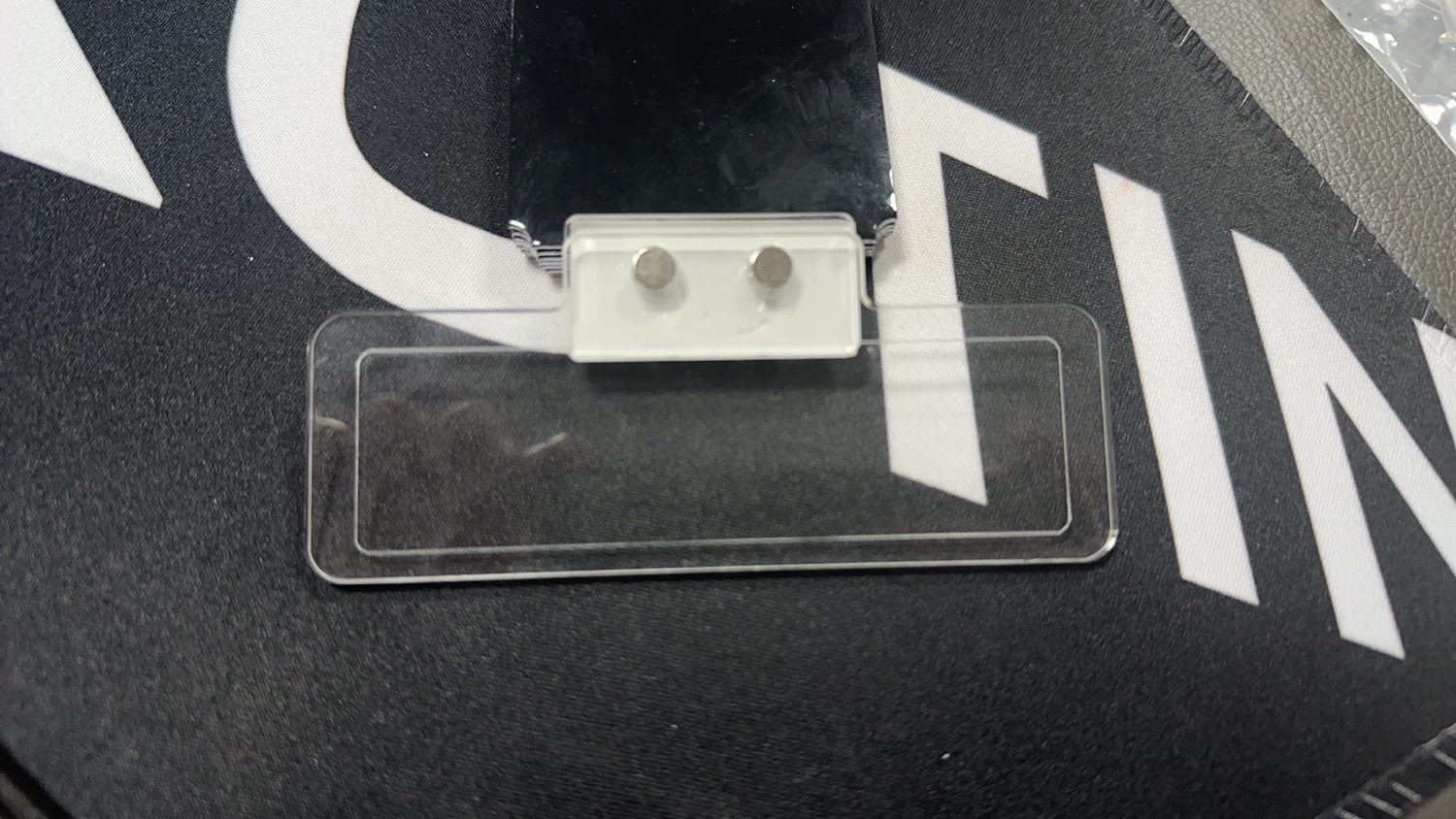 香港易通行贴車辆貼透明空白板磁性磁吸靜電貼玻璃膠片架车辆贴