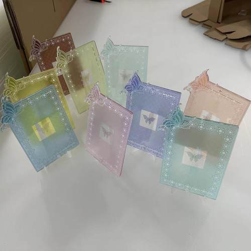 隐蝶小号亚克力谷子美化展示架吧唧收纳架小卡谷美台卡桌牌