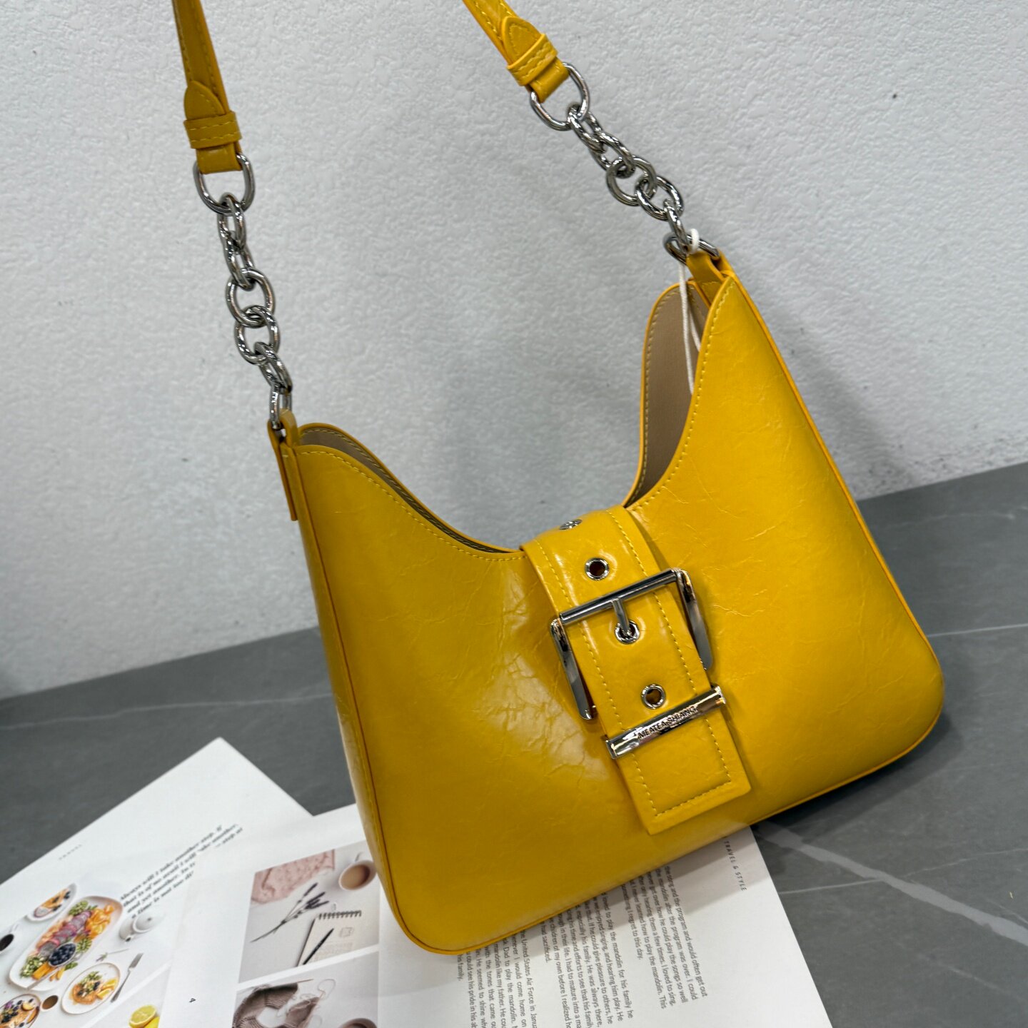 小众高级感百搭时尚皮带扣腋下包月牙包2026新气质通勤单肩斜挎包