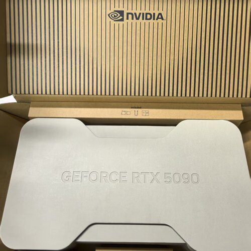 全新 英伟达RTX5090公版 32G 盒装现货未拆封 保rops 现货秒发
