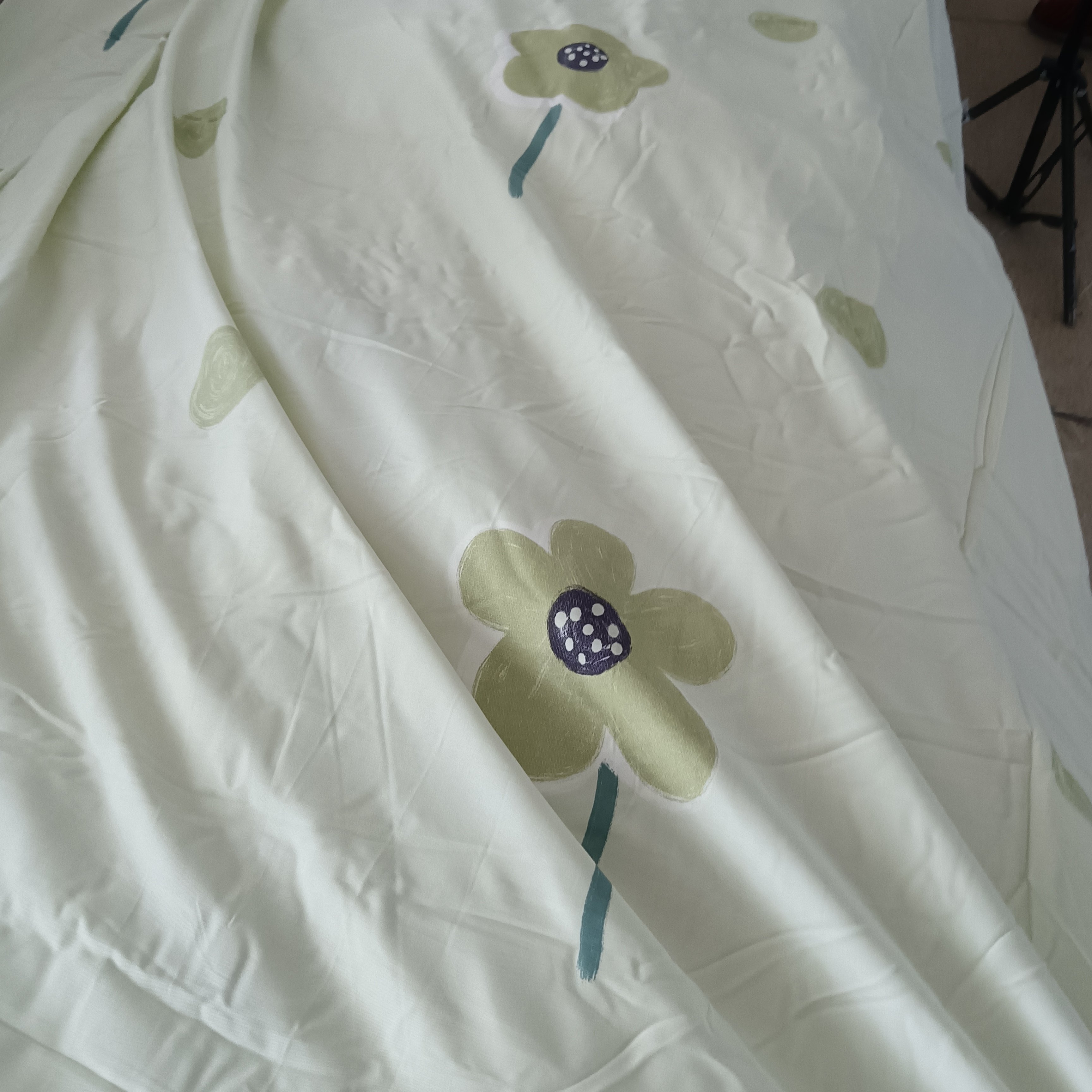 A绿底花朵加厚磨绒1米布料2.5幅宽重0.8斤14元一米,居家布艺,家纺布艺/布料面料缝制服务,淘宝优惠券,粉丝福利购,淘宝优惠卷