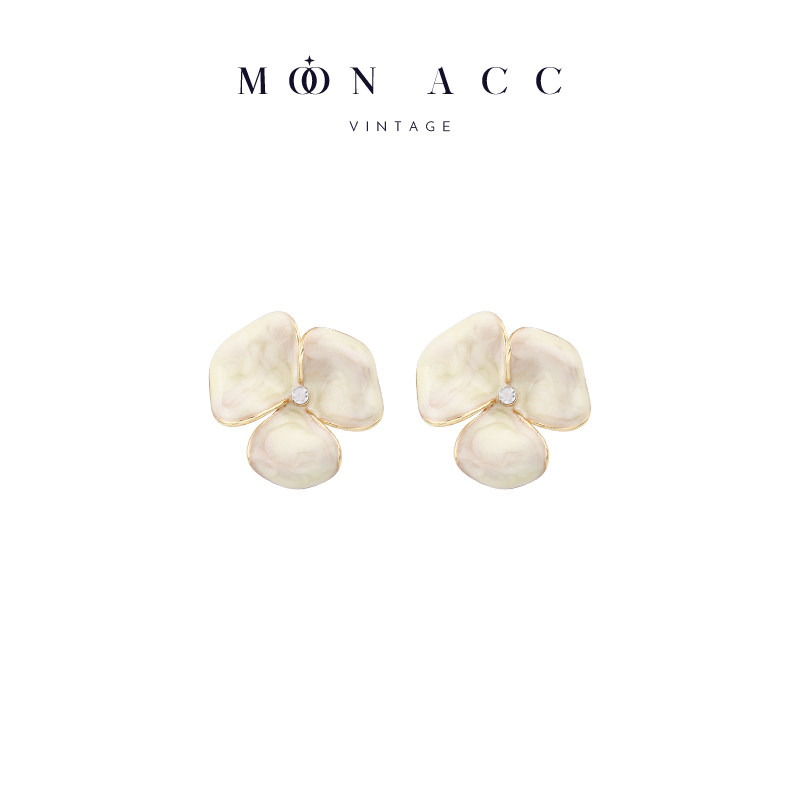 MOON ACC/奶白色花瓣滴釉水钻耳钉 简约高级感法式温柔耳饰耳夹女