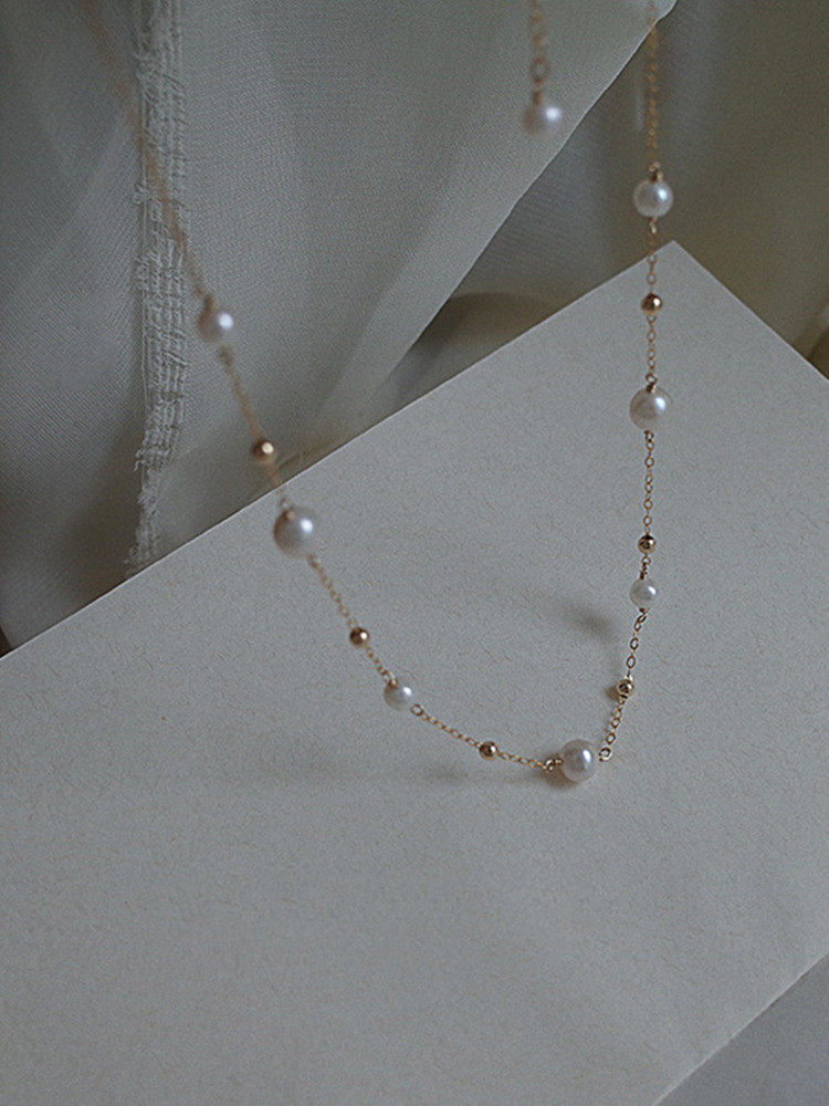 의 숨결을 담은 일본과 한국의 4K 금으로 채워진 진주 목걸이 가벼운 럭셔리 틈새 심플한 인터넷 연예인 틈새 디자인 목걸이