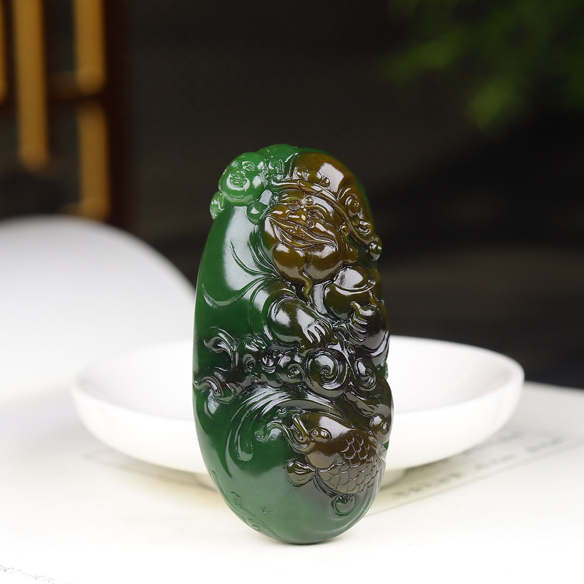(古晨珠宝)俄罗斯和田玉老坑黄皮菠菜绿碧玉财神挂件玉坠55g