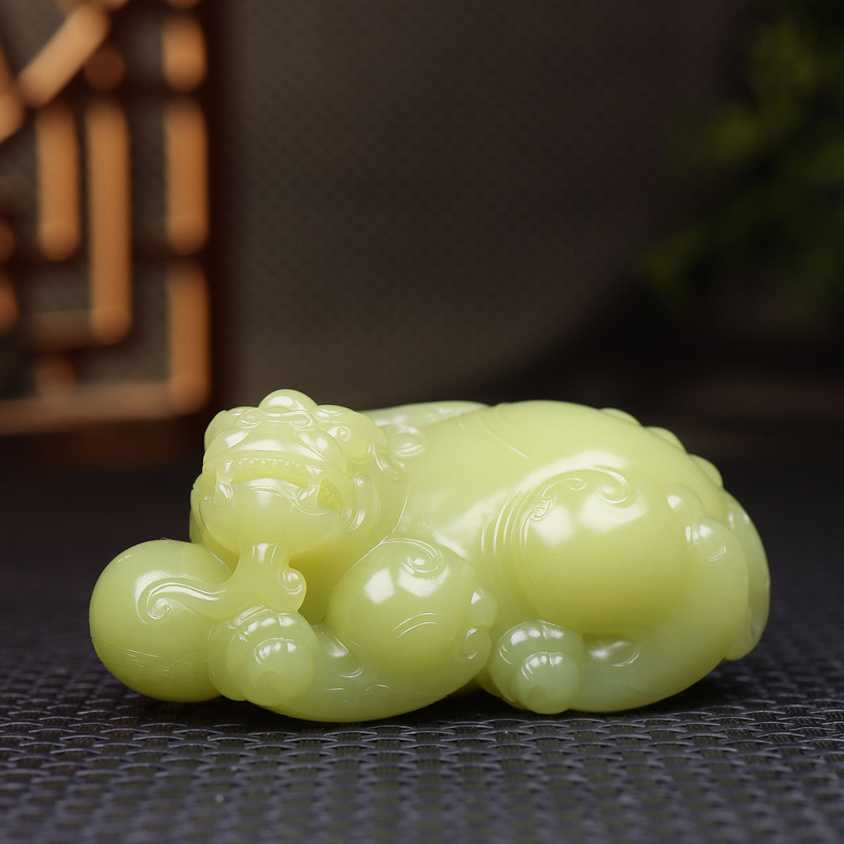(古晨珠宝)新疆和田玉诺羌黄玉鸡油黄貔貅把件234g