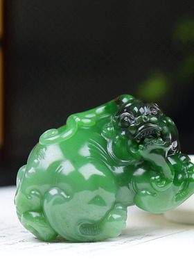 （古晨珠宝）俄罗斯和田玉粉绿碧玉貔貅手把件手玩121g