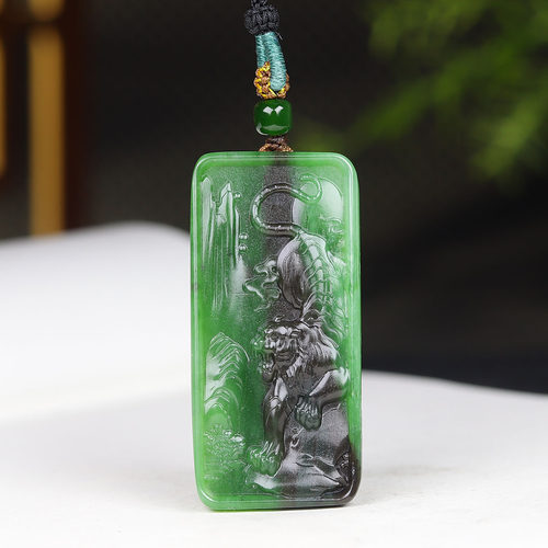 （古晨珠宝）俄罗斯和田玉粉绿红皮碧玉12生肖虎挂件吊坠玉坠21g