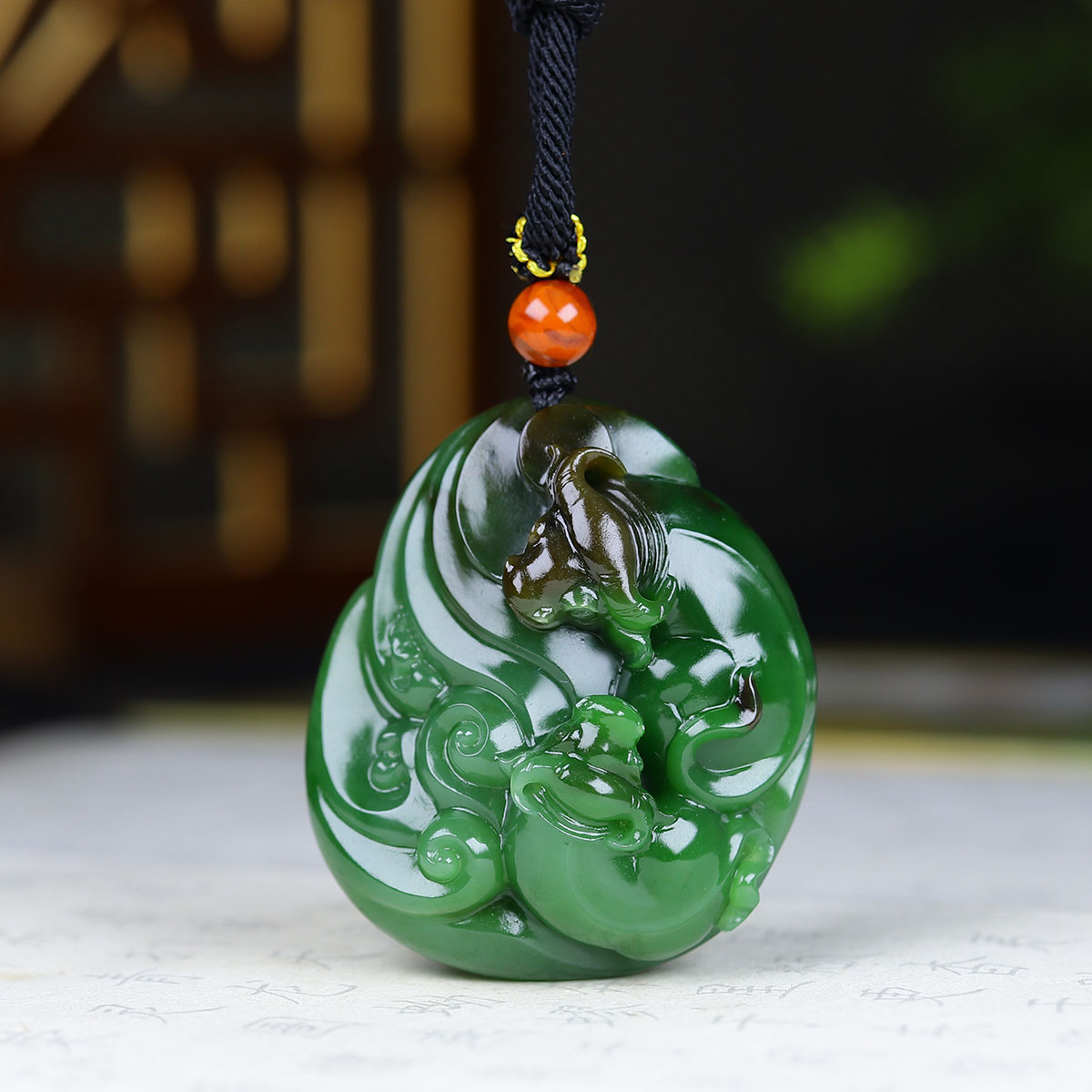 （古晨珠宝）俄罗斯和田玉阳绿碧玉生肖牛挂件吊坠玉坠41g