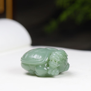（古晨珠宝）俄罗斯和田玉粉青碧玉龙龟挂件吊坠玉坠荣归44g