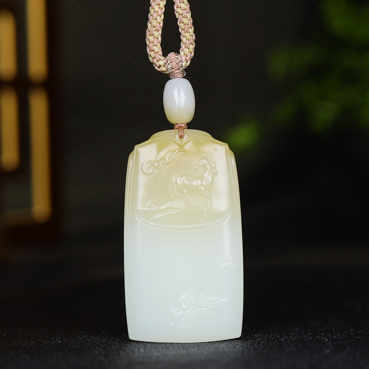 （古晨珠宝）新疆和田玉且末糖白玉生肖马挂件玉牌吊坠玉坠39g