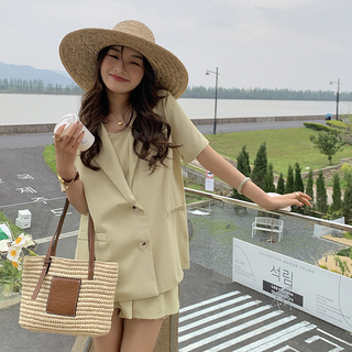 2022韩版夏季新款Chic女装短袖纯色时尚小西装短裤+小背心三件套