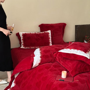 加厚法兰绒红色喜被套婚庆床品 浪漫爱心雕花牛奶绒结婚四件套冬季