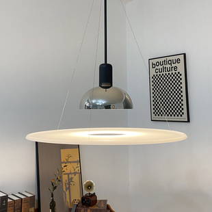 饰灯具 意大利设计师餐厅吊灯北欧吧台卧室极简现代简约创意飞碟装