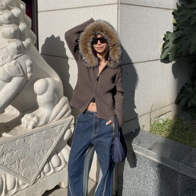 设计感大毛领连帽毛衣修身