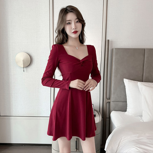 性感连衣裙修身显瘦女