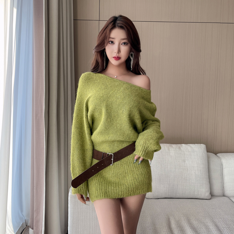 露肩两穿性感包臀毛衣裙短裙秋冬慵懒风蝙蝠袖宽松显瘦针织连衣裙