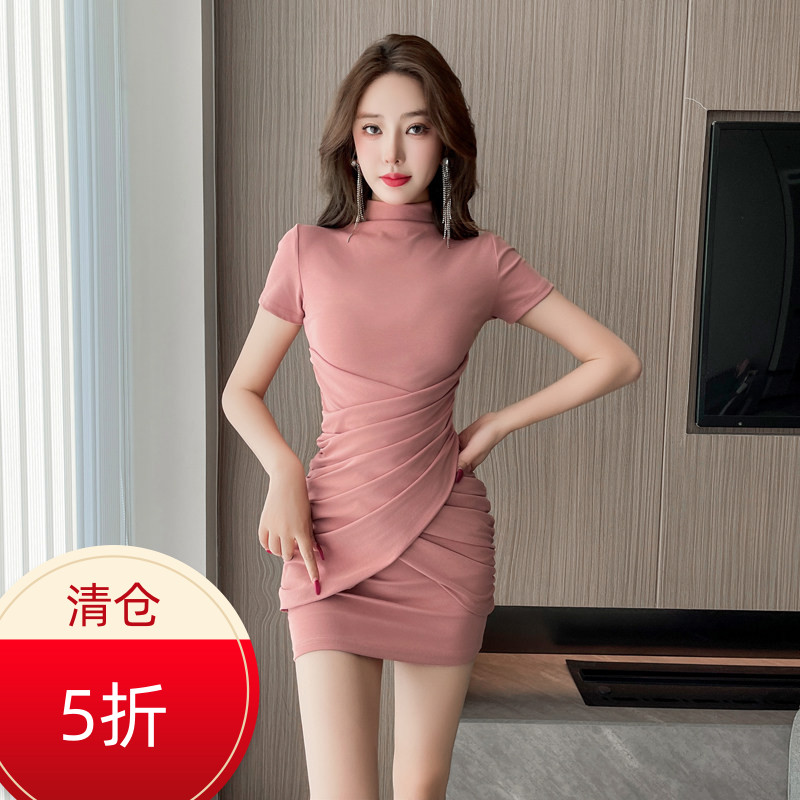 半高领连衣裙遮肚褶皱设计掐腰裙