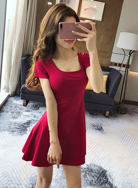 性感赫本风大u领显胸短袖a字连衣裙女夏新款修身显瘦收腰短款短裙
