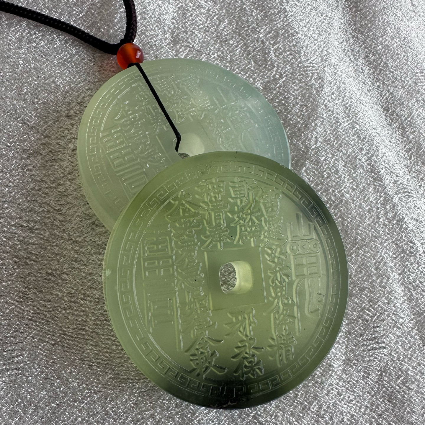 天然岫岩玉山鬼花钱水墨玉吊坠图片