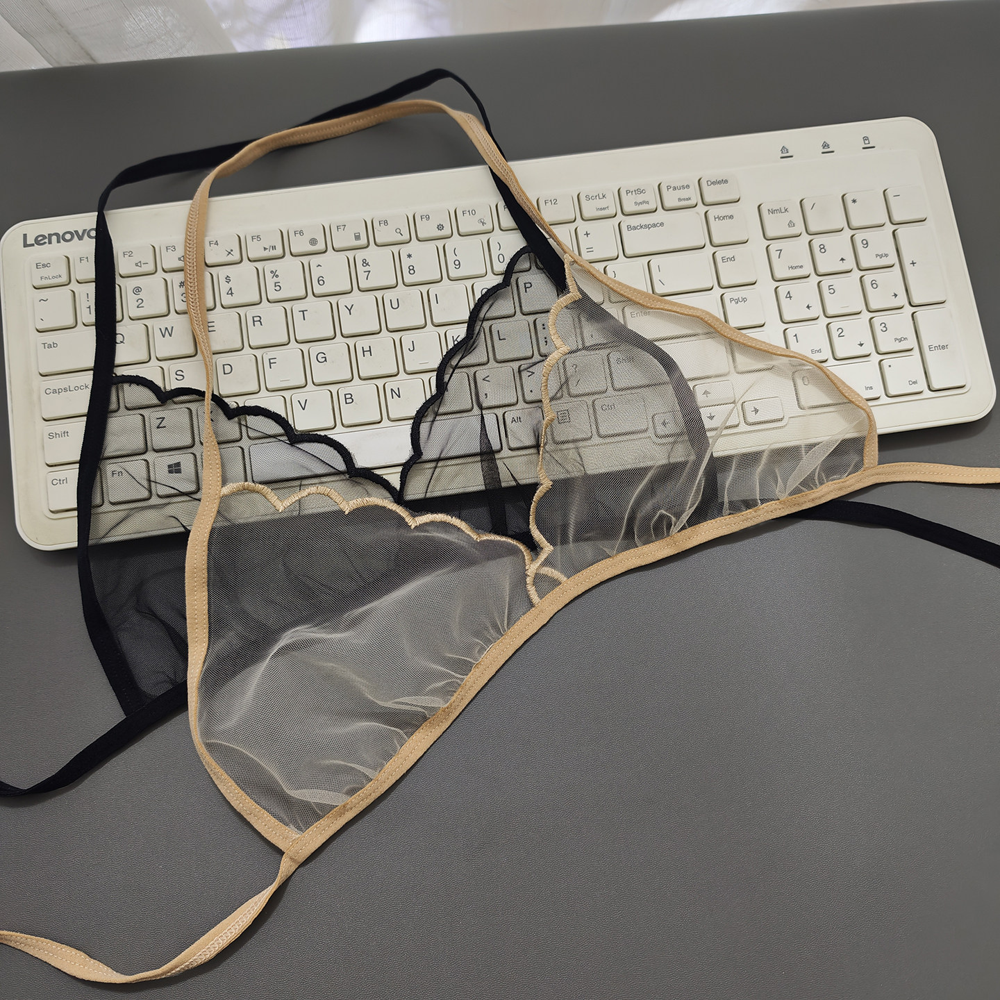 新款全透明单层文胸比基尼系带美背挂脖性感火辣法式单件上衣