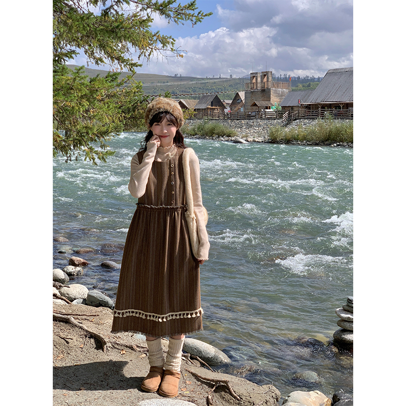 罐头士多所裙子女2023年新款棕色条纹羊毛薄呢流苏背心连衣裙秋冬
