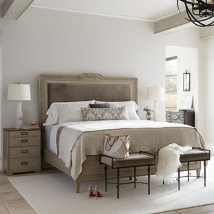 现代休闲复古米黄色木架布艺别墅king大床 现货美式 原装 进口正版