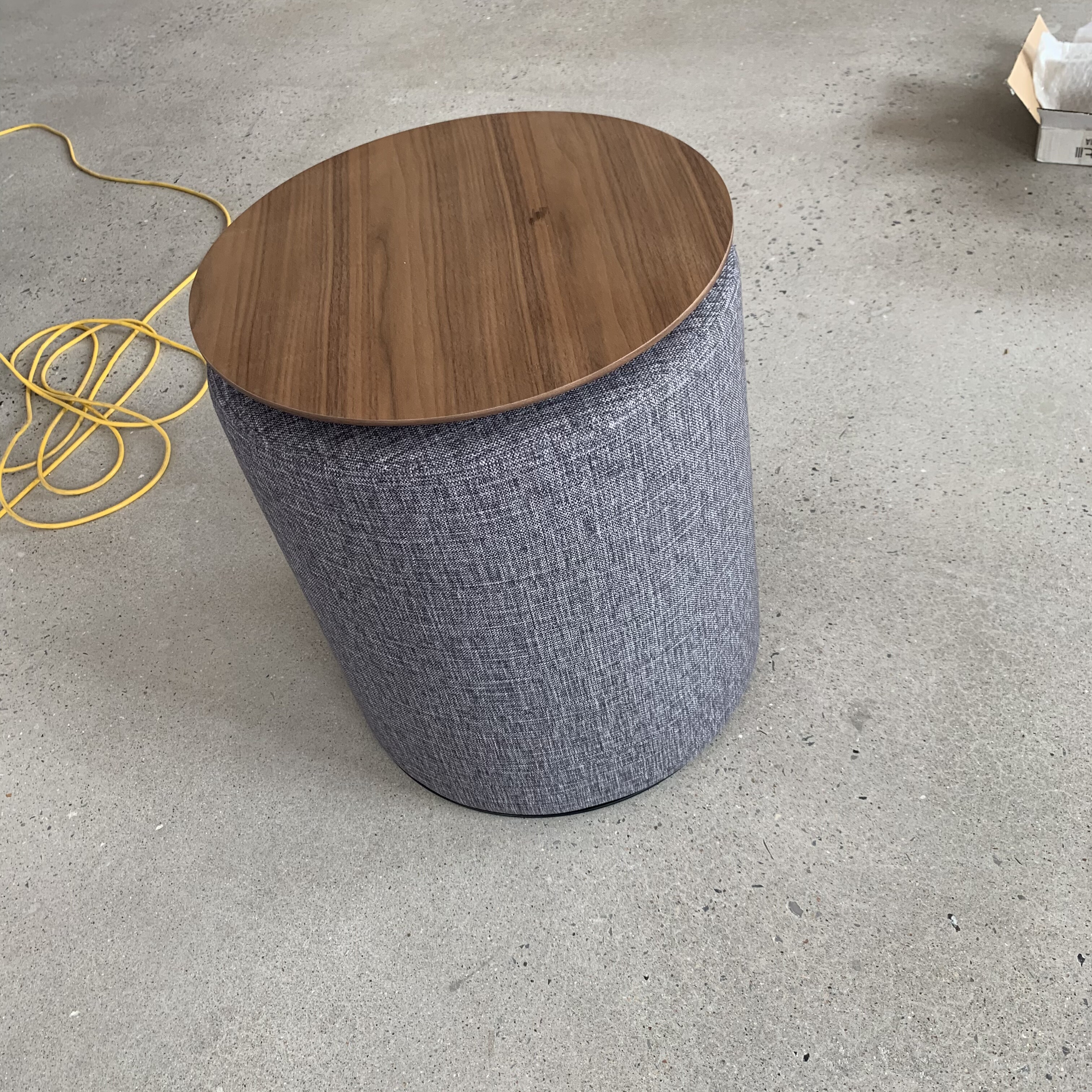 现代简约轻奢实木布艺梳妆凳家用卧室化妆凳子边几圆桌组合套装