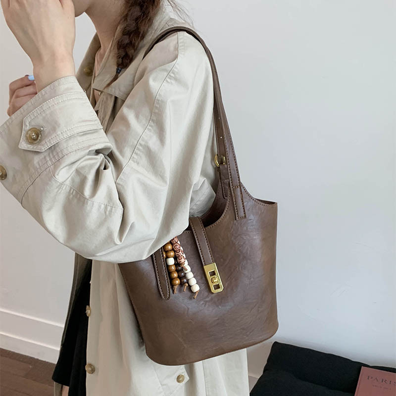 2025新款时尚百搭洋气大容量女休闲单肩腋下包托特包潮手提包,箱包皮具/热销女包/男包,腋下包,淘宝优惠券,粉丝福利购,淘宝优惠卷