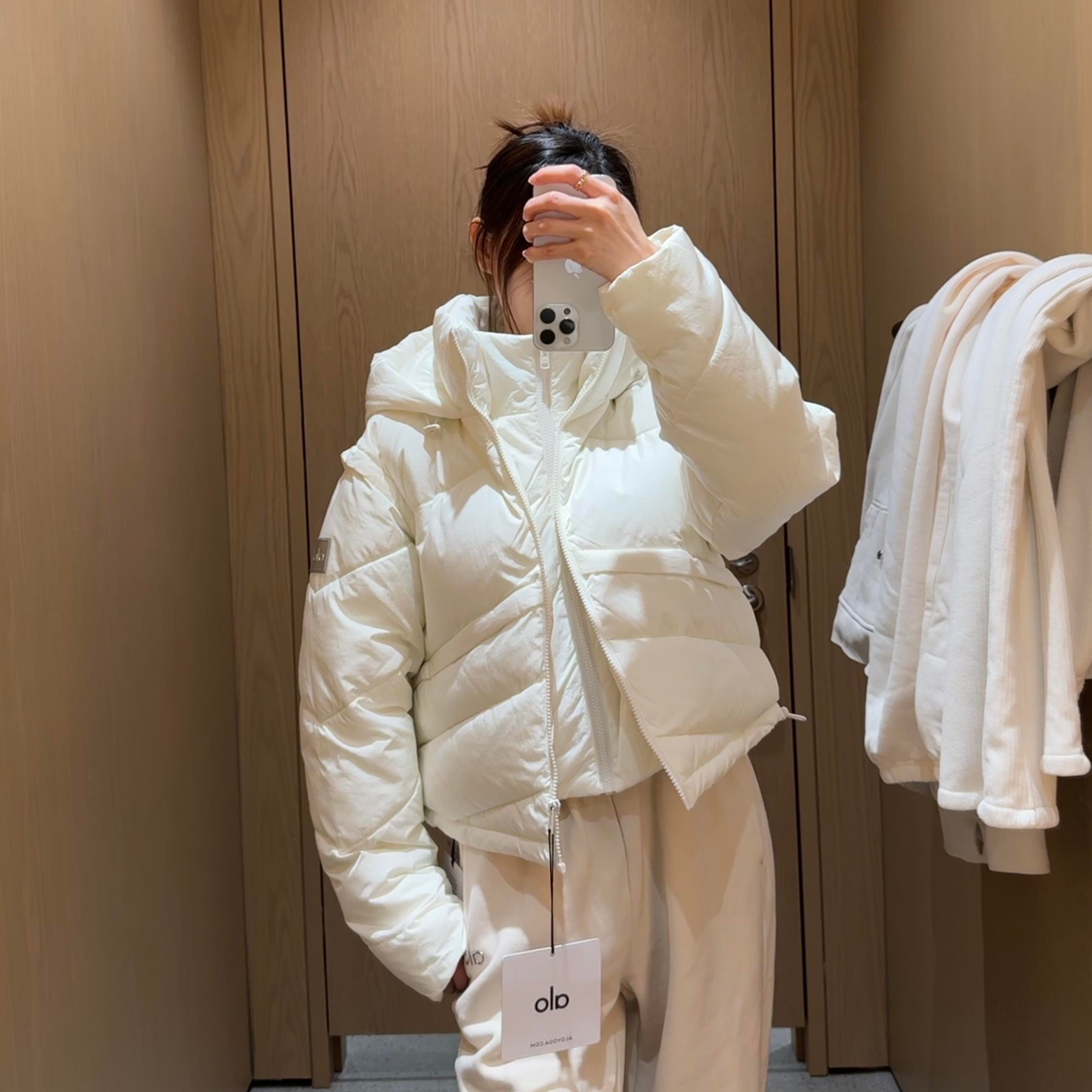 加拿大ALO冬季连帽短款羽绒服女