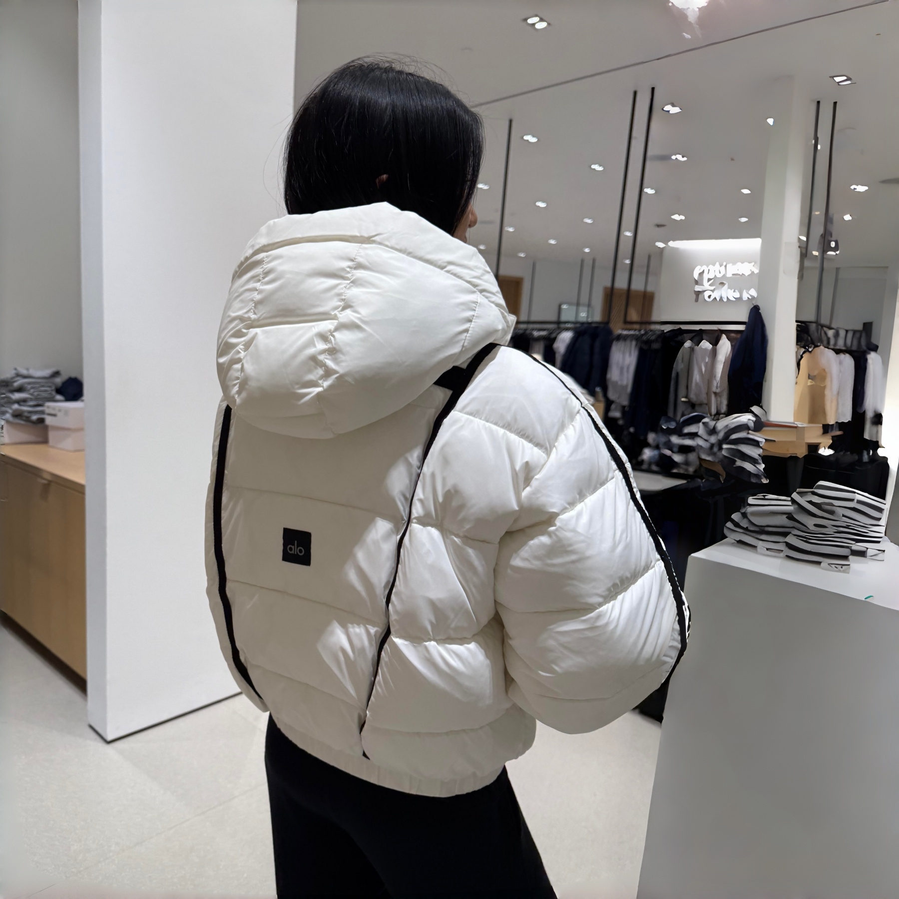 ALO泡芙羽绒服2025冬新款面包服