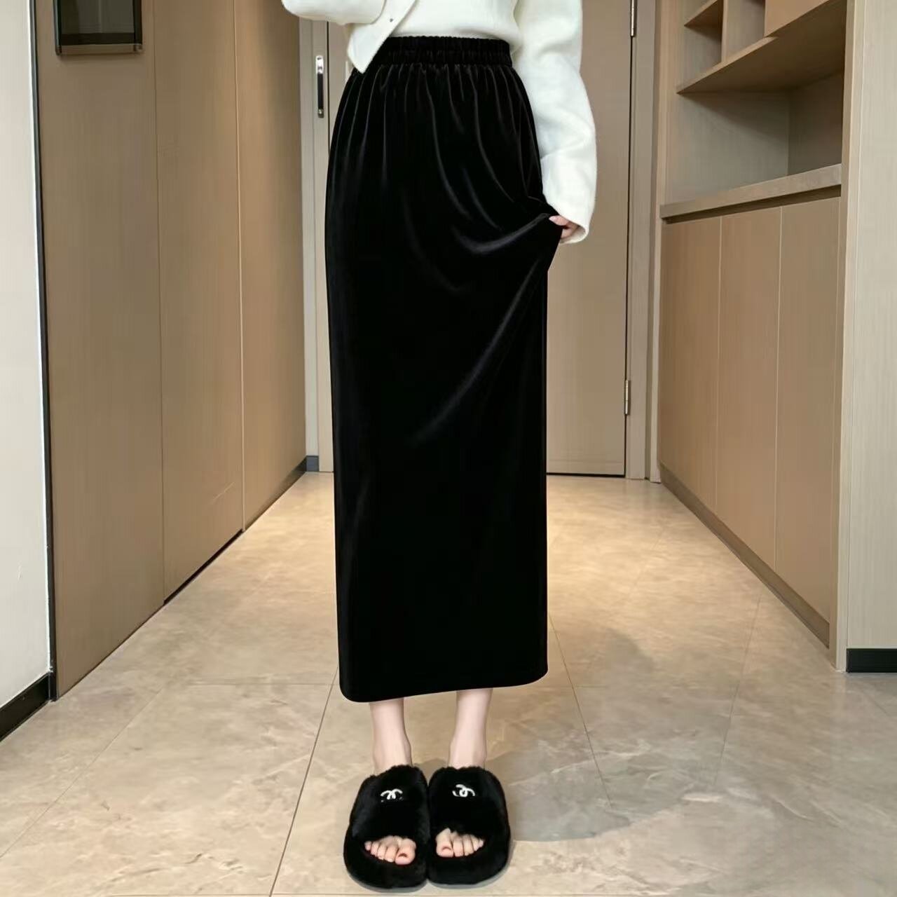 金丝绒半身裙女秋冬季高腰宽松显瘦长裙高级感黑色丝绒遮跨直筒裙