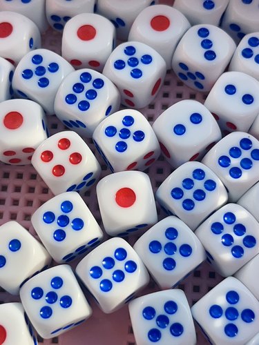 魔术色子68/79/67/78/89/69/15/26/123/456/6/7/8概率/仅供娱乐