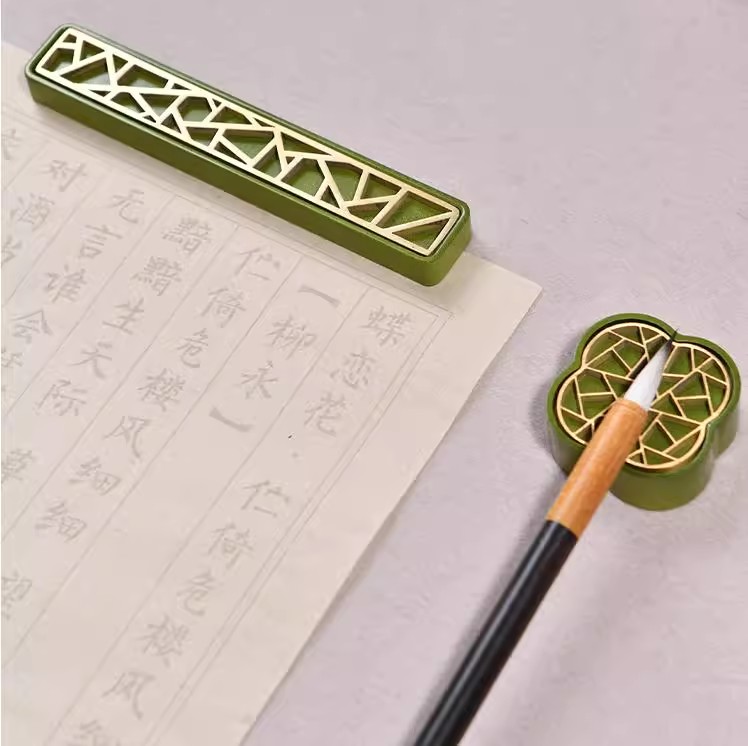 赵北书法专用笔搁窗花款黄铜镇尺创意笔山新中式多功能毛笔架笔托
