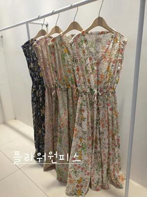 15basis cotton things (现货）小碎花v领收腰连衣裙