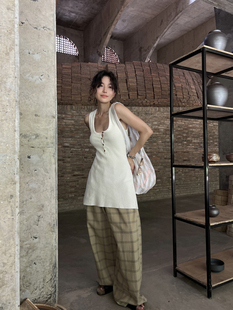 ALL IN新款2024早秋港风扣子针织中长款上衣背心无袖收腰针织衫女