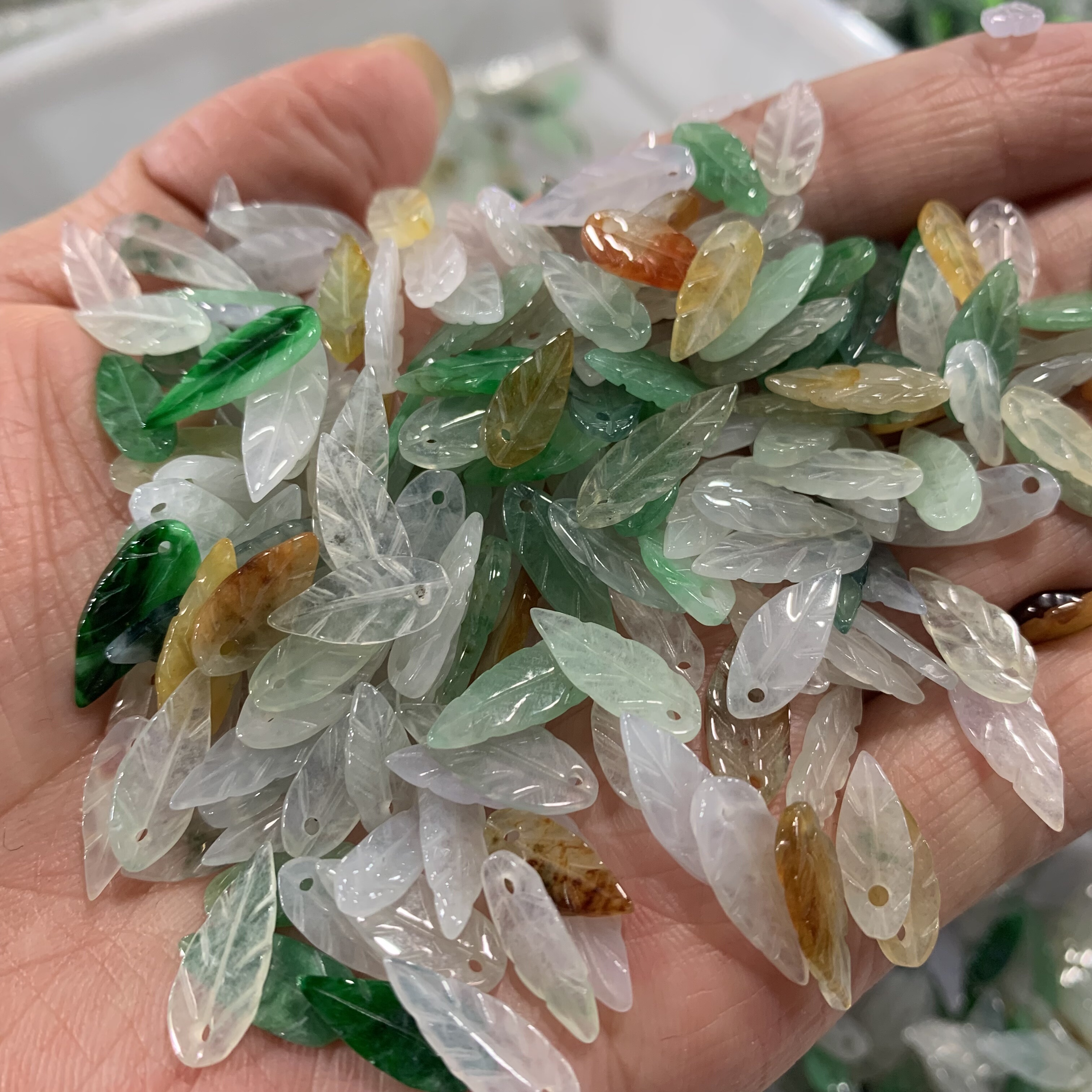 翡翠叶子天然翡翠A货好工叶子散珠子手链挂件diy配件编织车挂包挂