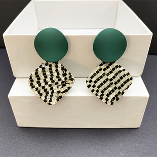 高级感耳钉女绿色银针2024新款 复古耳饰 气质轻奢亚克力耳环时尚
