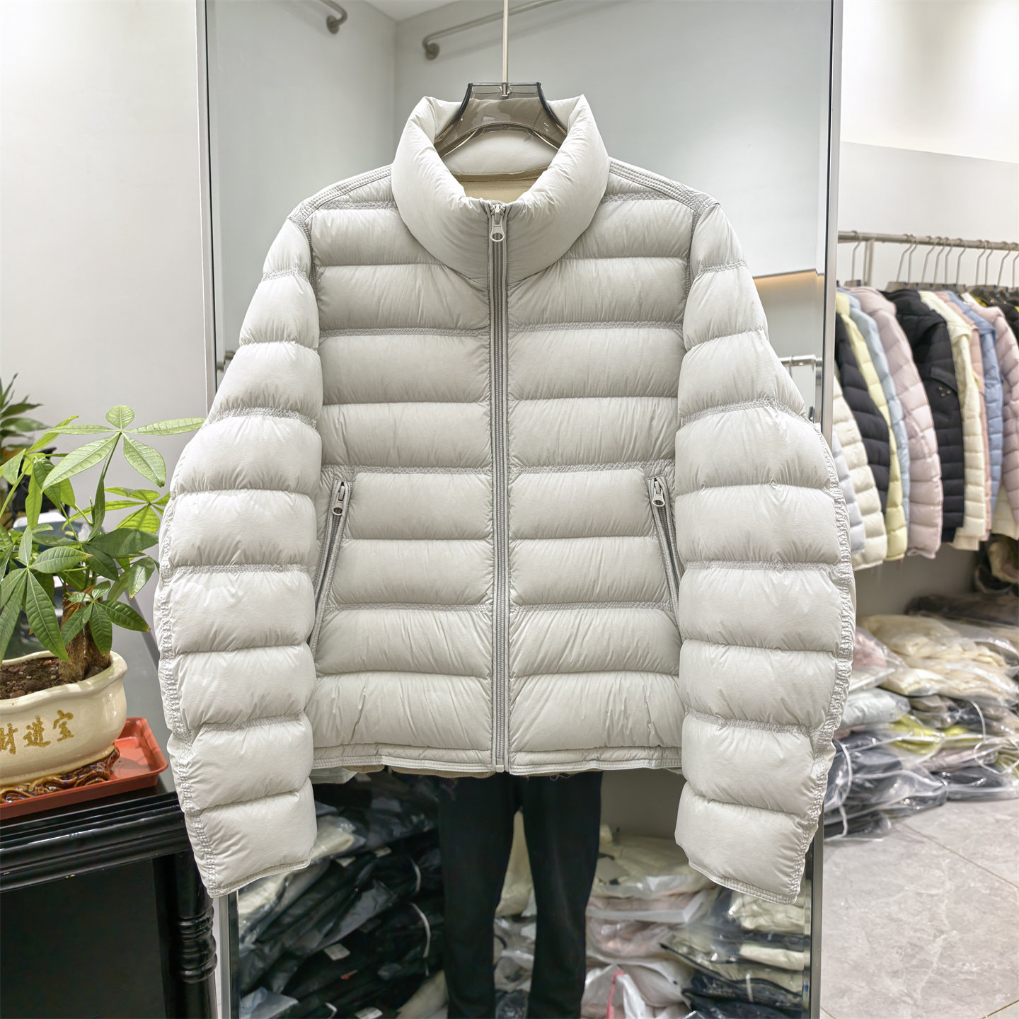 欧货羽绒服短款女2026冬季新款时尚韩版宽松立领轻薄保暖外套潮