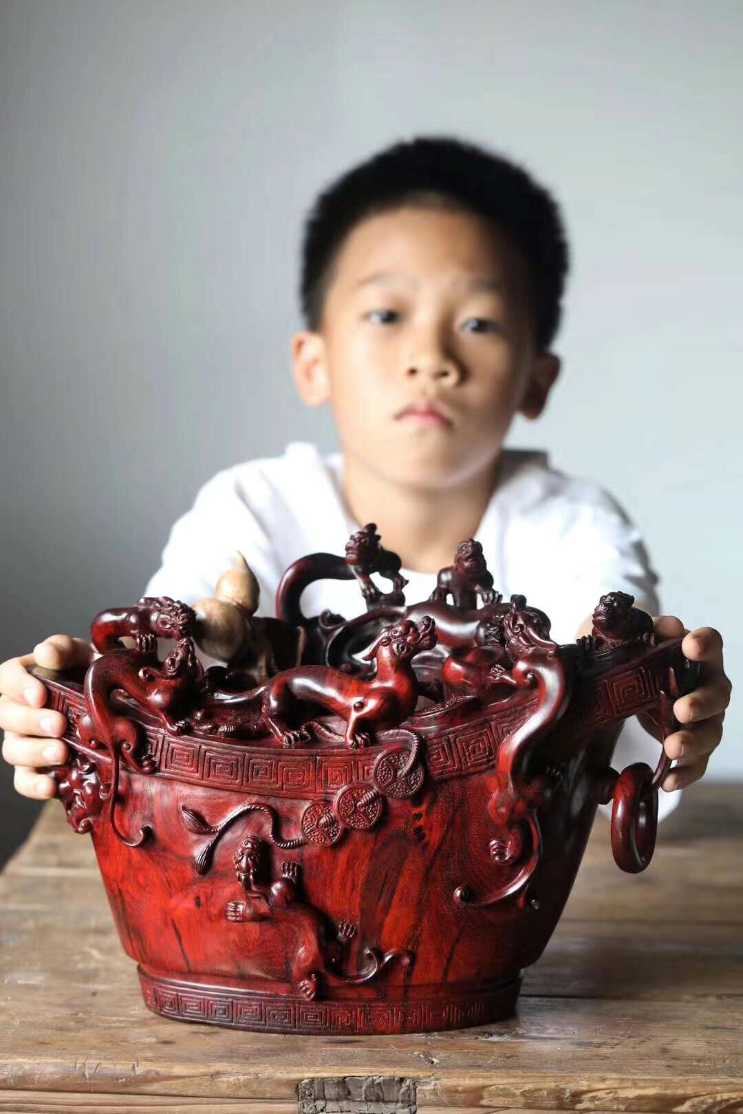 印度小叶紫檀檀香紫檀雕龙清刀满雕工小摆件笔筒全手工雕刻礼品