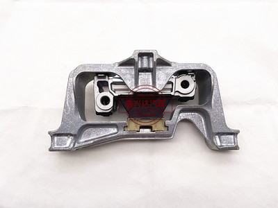 适用奔驰W176W246发动机机脚胶B200 B180 A200GLA200cLA180支架垫