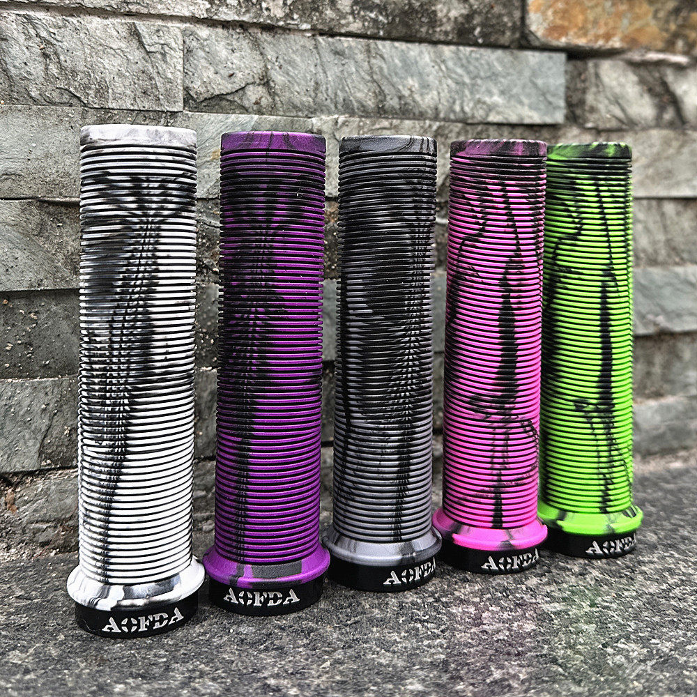 通用条纹柔软山地车把套混色单边锁骑行单车土坡车自行车握把配件