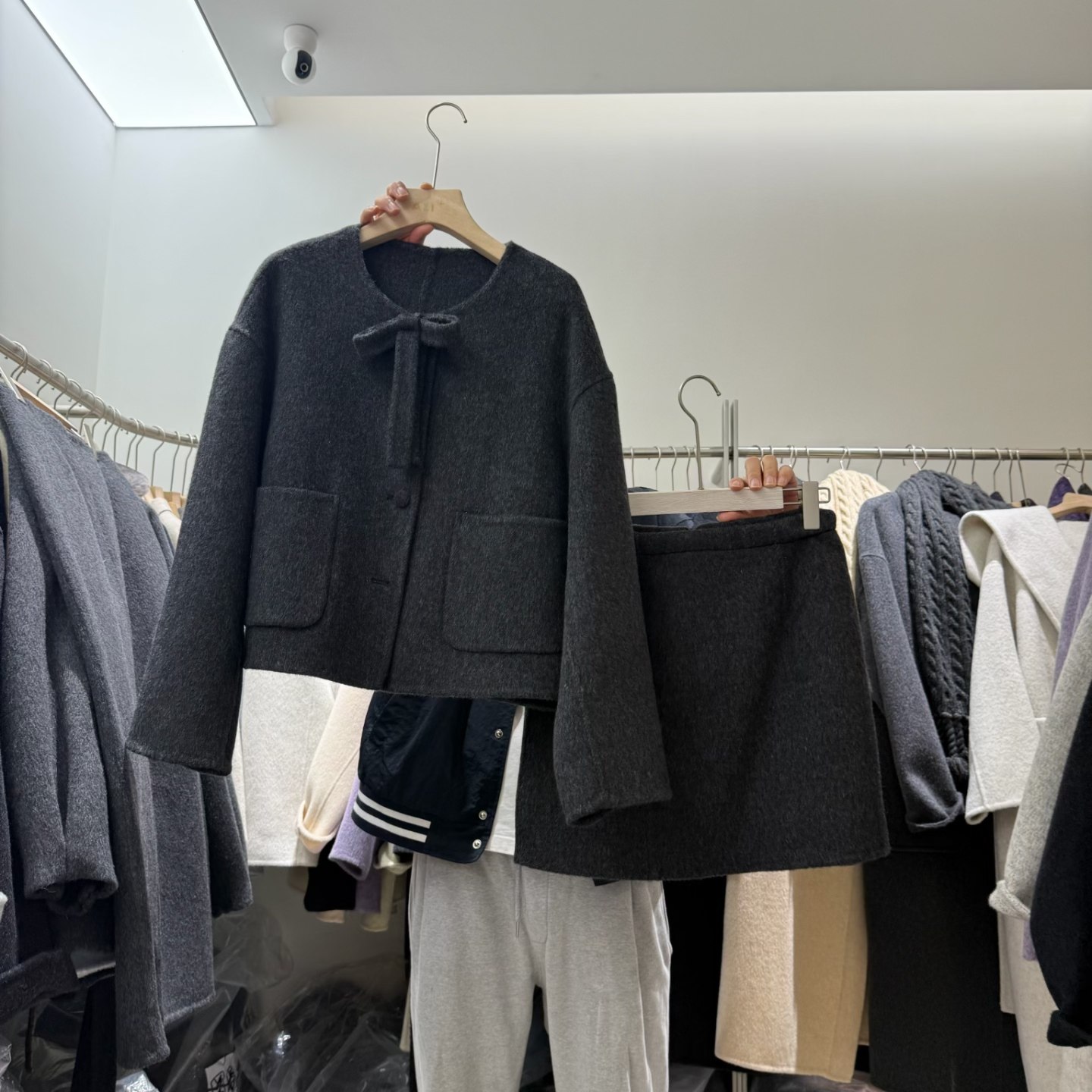 蝴蝶结短款羊绒大衣羊毛短裙两件套女2025冬时尚小个子减龄套装潮,女装/女士精品,毛呢外套,淘宝优惠券,粉丝福利购,淘宝优惠卷