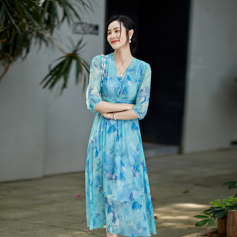 夏季新品女装法式V领单排包扣彩蝶印花松紧腰双绉真丝连衣裙定制