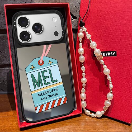 C家联名旅行SYD标签适用苹果17promax手机壳可爱卡通iPhone15pro保护套16小众13pro镜面14新款16plus男女