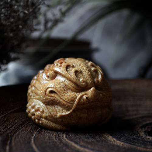纯手工龙首金蟾竹根雕手把件
