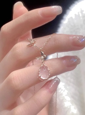 小众粉色水滴蝴蝶项链