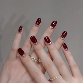 百搭短款 高级感春夏季 美甲贴片 美甲穿戴甲2026新款 酒红碎金反法式