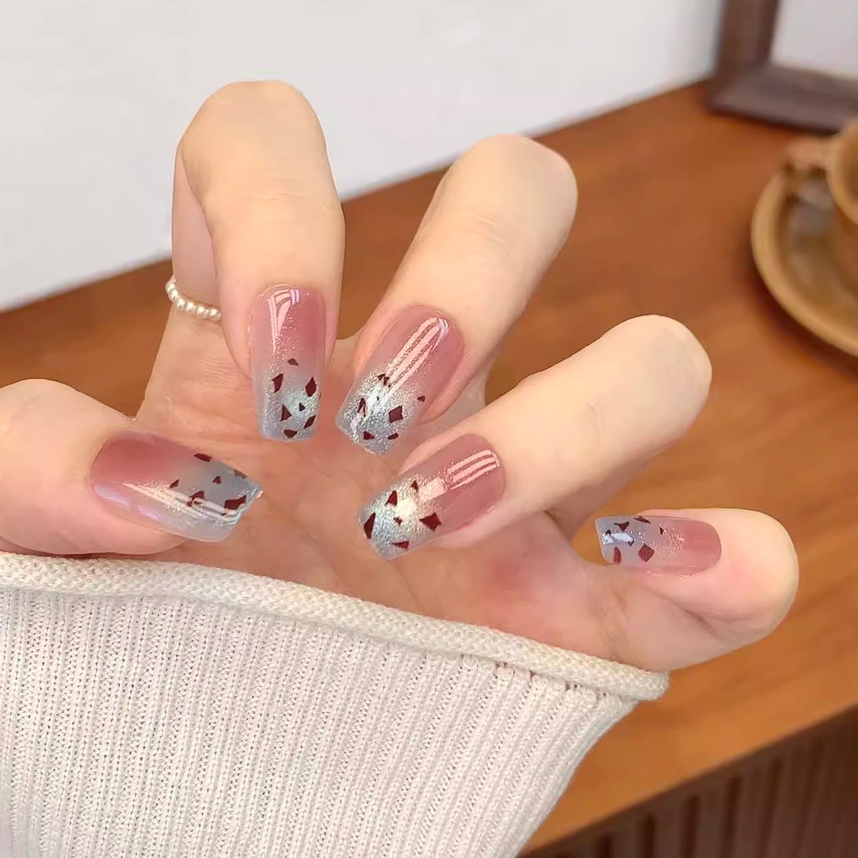 秋季腮红渐变法式豹纹美甲穿戴甲2025新款爆闪蓝色猫眼美甲贴片